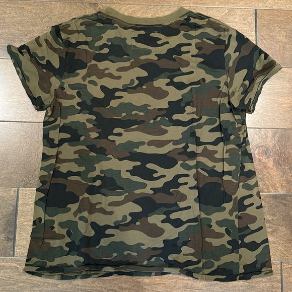 Nili Lotan 💚 NY Camo Cotton Tee - Picture 2 of 4